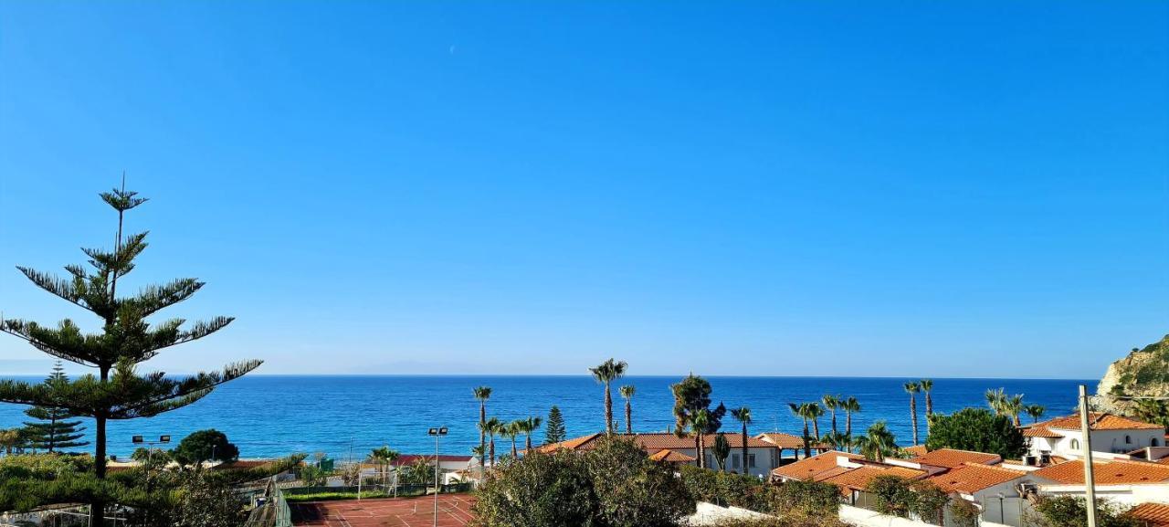 Ninfa Sul Mare Apartments 50 M E T R I Dal Mare Best Breakfast And Free Parking Capo Vaticano Buitenkant foto