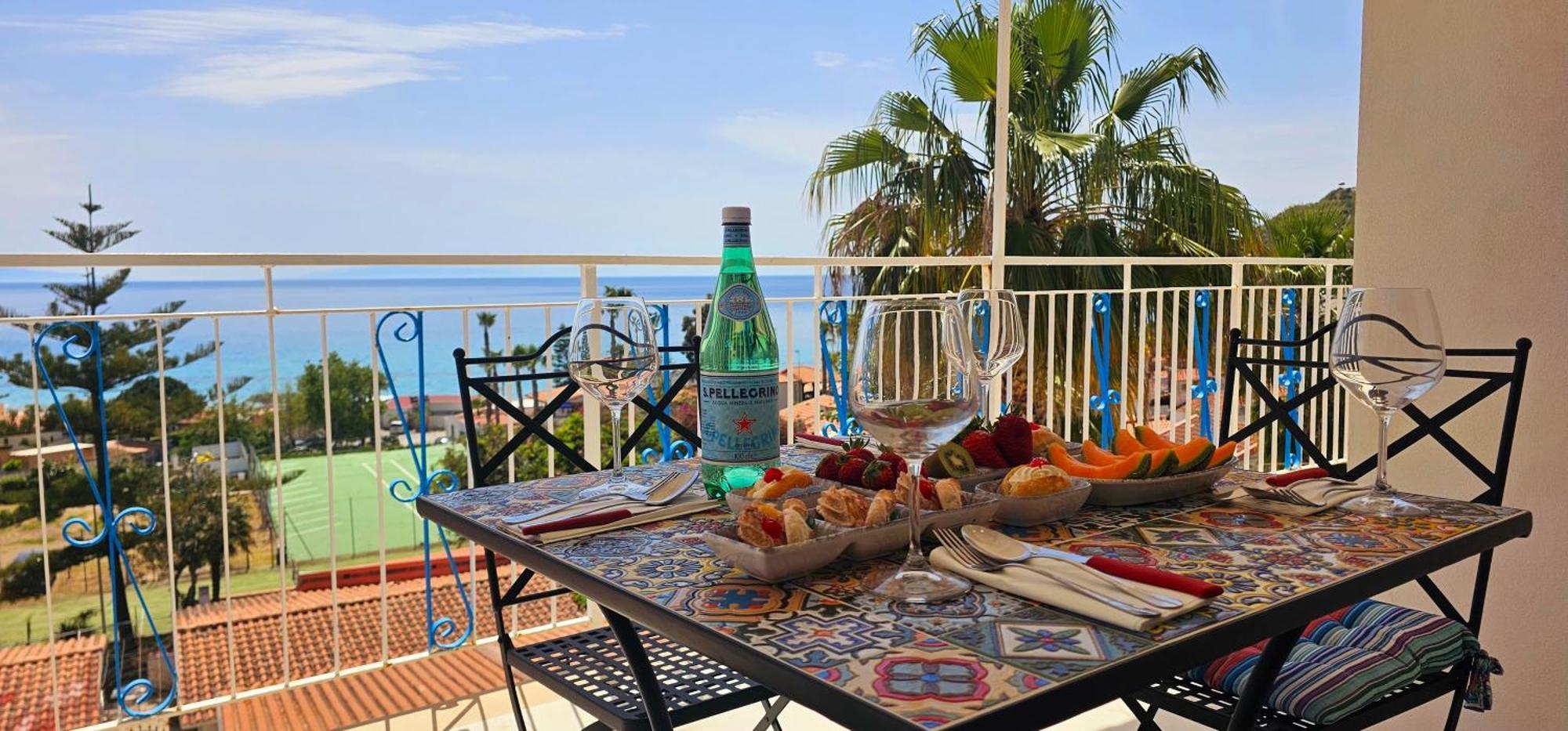 Ninfa Sul Mare Apartments 50 M E T R I Dal Mare Best Breakfast And Free Parking Capo Vaticano Buitenkant foto